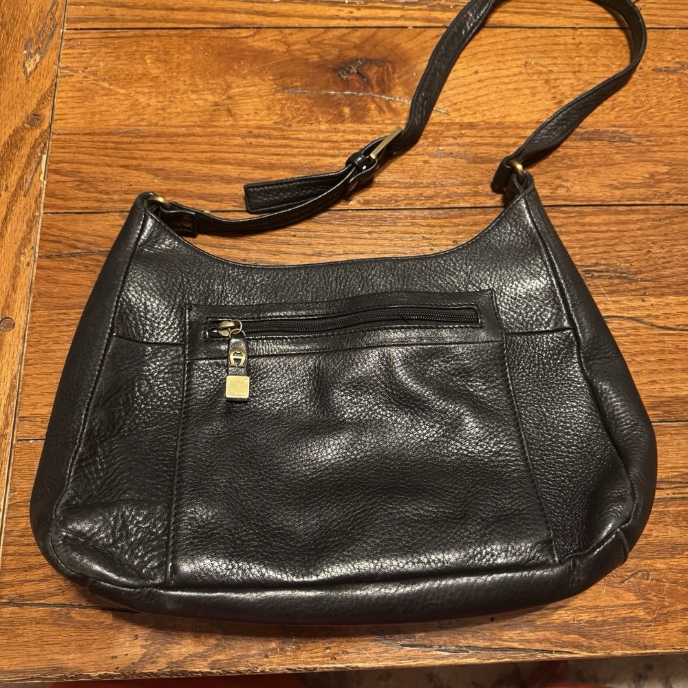 Vintage Etienne Aigner Classic Shoulder Bag Purse Genuine Pebbled Leather
